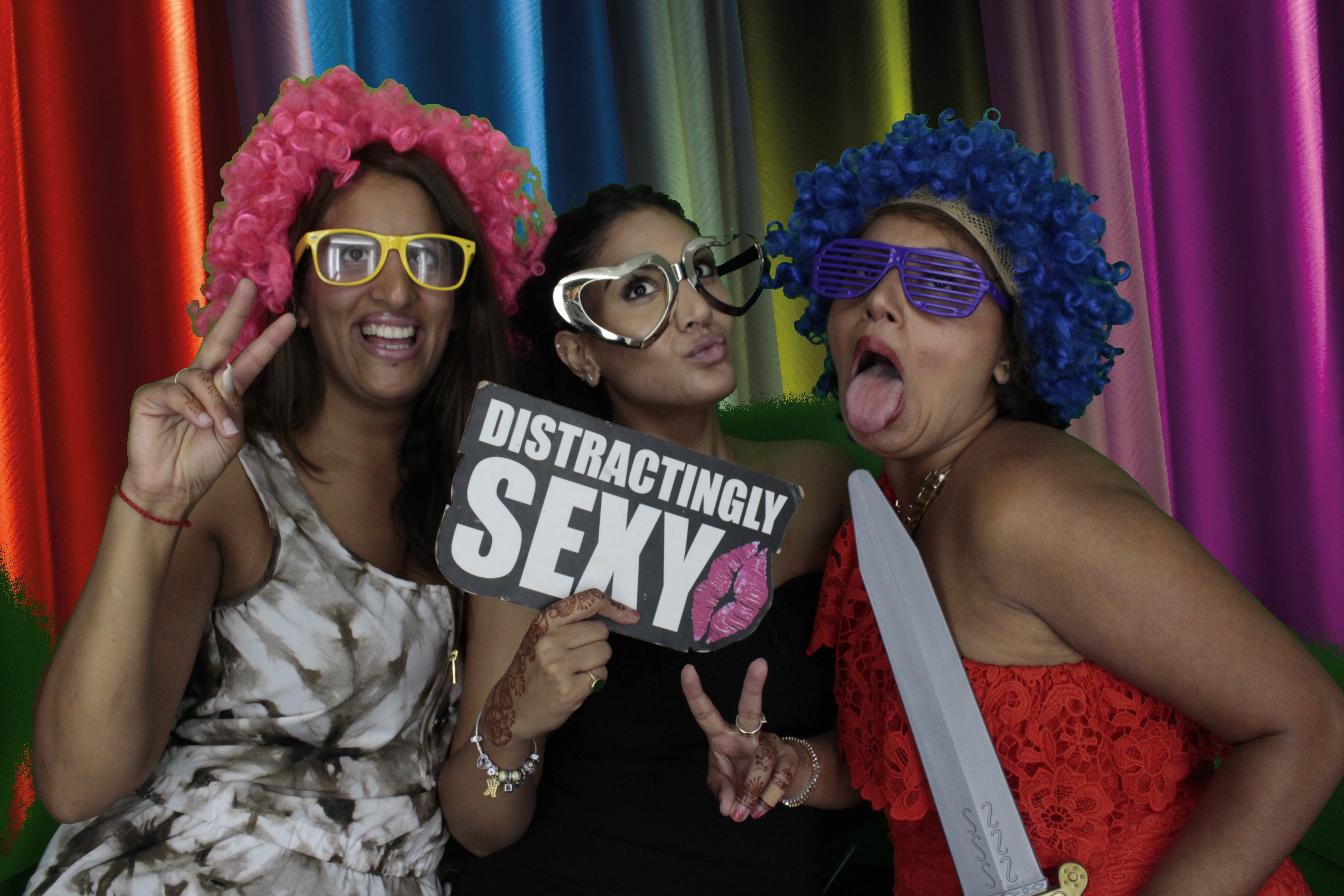 Bhavin & Yasmin’s Wedding | View more photos from the event at gallery.myphotoboothexperience.co.uk/u/MyPhotoBoothExperienceLtd/Bhavin-Yasmin’s-Wedding